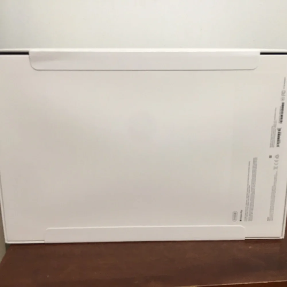 Apple Vision Pro Empty Box And Shopping Bag Only. Please Noted it’s ONLY EMPTY